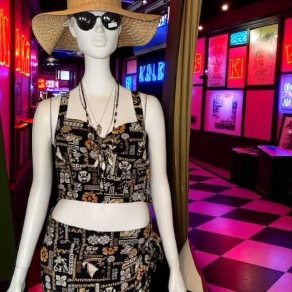 Disney Her Universe Moana Skirt Set Retro Hawaiian Crop Top & Wrap Skirt Size L - Picture 6 of 16